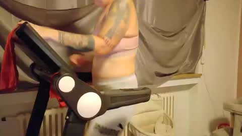 Snapshot of wetgerman2 chatting on 11.05.25 Wetgerman online show from 11.05.25