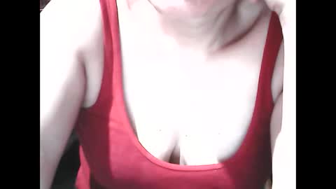 Snapshot of wethornypussy4u chatting on 10.17.25 wethornypussy4u online show from 10.17.25