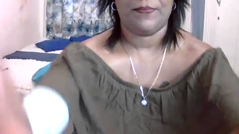 Snapshot of wetindian1971 chatting on 06.25.26 kavita online show from 06.25.26