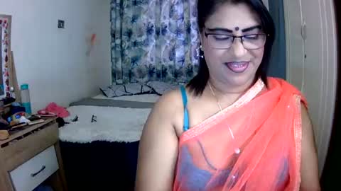 Snapshot of wetindian1971 chatting on 07.27.26 kavita online show from 07.27.26