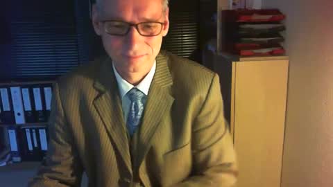Snapshot of wetsuitedman chatting on 03.21.26 Franz online show from 03.21.26