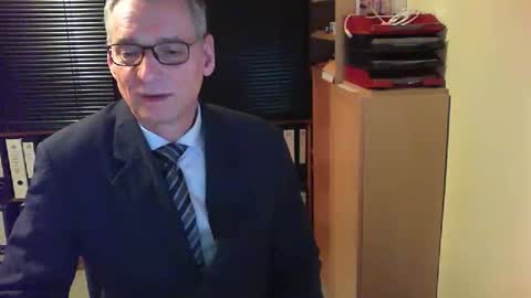 Snapshot of wetsuitedman chatting on 04.06.26 Franz online show from 04.06.26