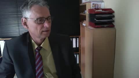 Snapshot of wetsuitedman chatting on 04.24.26 Franz online show from 04.24.26