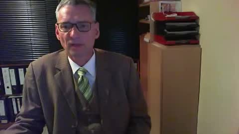 Snapshot of wetsuitedman chatting on 05.01.26 Franz online show from 05.01.26