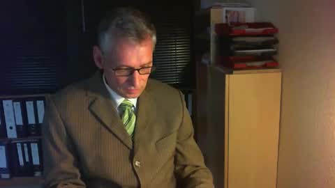 Snapshot of wetsuitedman chatting on 05.05.26 Franz online show from 05.05.26