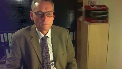 Snapshot of wetsuitedman chatting on 05.16.26 Franz online show from 05.16.26
