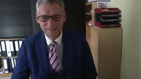 Snapshot of wetsuitedman chatting on 05.23.26 Franz online show from 05.23.26