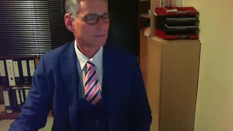 Snapshot of wetsuitedman chatting on 05.29.26 Franz online show from 05.29.26