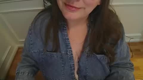 Snapshot of wetwordsonly chatting on 12.18.25 WetWordsOnly online show from 12.18.25