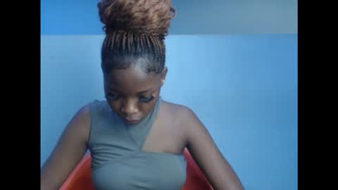 Snapshot of wetxxbabe chatting on 10.18.25 wetxxbabe online show from 10.18.25