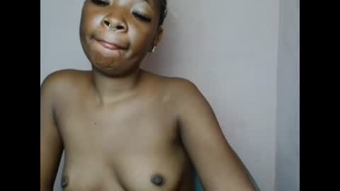 Snapshot of wetxxbabe chatting on 02.14.26 wetxxbabe online show from 02.14.26