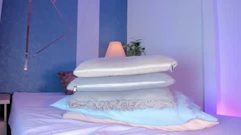 Sara  online show from 03.27.26