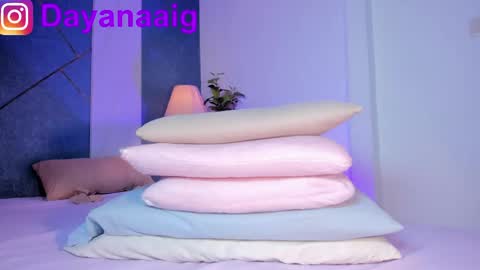 Snapshot of whiite_snow_ chatting on 05.21.26 Sara online show from 05.21.26