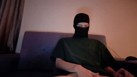 whispero_o online show from 10.11.25