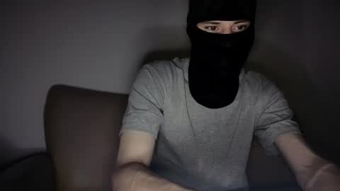 whispero_o online show from 12.14.25