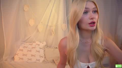 Chloe    NEXT STREAM - 1 december online show from 02.16.25