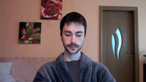 Snapshot of white_sport chatting on 10.04.25 Tom online show from 10.04.25