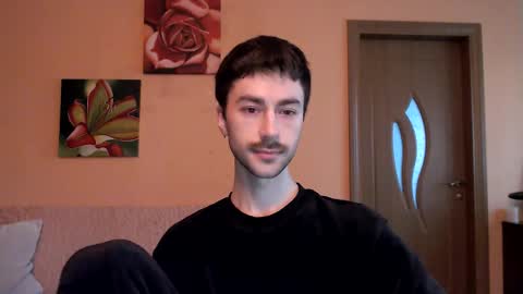 Snapshot of white_sport chatting on 11.05.25 Tom online show from 11.05.25