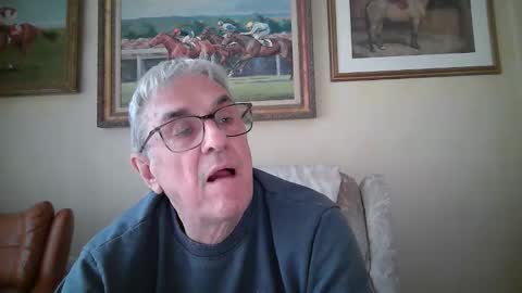 Snapshot of whitebriefs009 chatting on 09.17.25 whitebriefs009 online show from 09.17.25