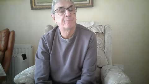 Snapshot of whitebriefs009 chatting on 09.22.25 whitebriefs009 online show from 09.22.25