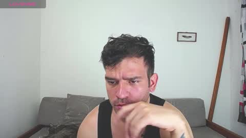 Snapshot of whitedylan9 chatting on 01.02.25 Dylan white online show from 01.02.25