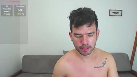 Snapshot of whitedylan9 chatting on 01.05.25 Dylan white online show from 01.05.25