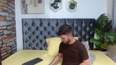 Snapshot of whitedylan9 chatting on 02.07.25 Dylan white online show from 02.07.25