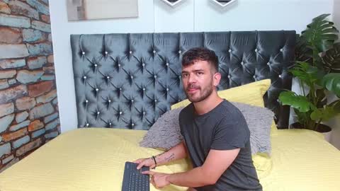 Snapshot of whitedylan9 chatting on 02.08.25 Dylan white online show from 02.08.25