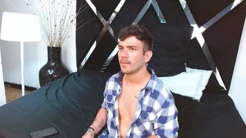 Snapshot of whitedylan9 chatting on 02.21.25 Dylan white online show from 02.21.25