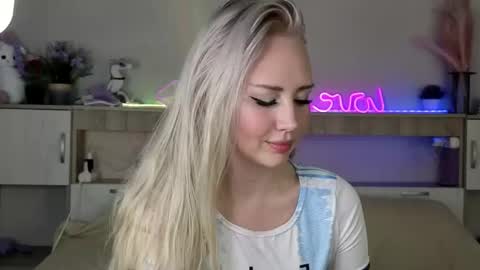 Whitekittykitten online show from 02.12.26