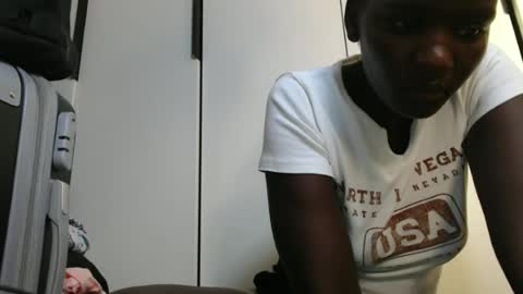 Snapshot of whitenightandqueen chatting on 06.25.26 whitenightandqueen online show from 06.25.26