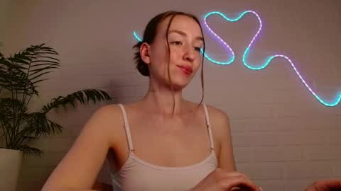 Snapshot of whiteprincessluna chatting on 05.11.26 You wont find me here on Saturdays and Sundays online show from 05.11.26