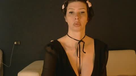 Snapshot of whitequeen888 chatting on 05.24.26 White Queen online show from 05.24.26