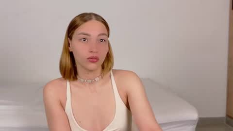 Snapshot of whitesun_01 chatting on 06.19.26 WhiteSun online show from 06.19.26