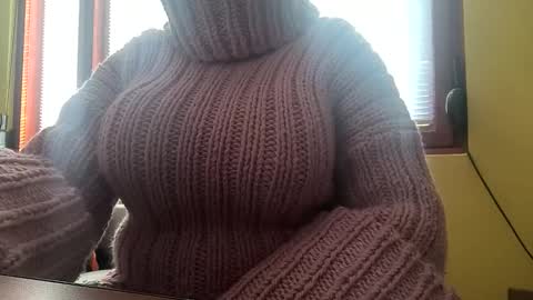 whitesweater online show from 01.12.26