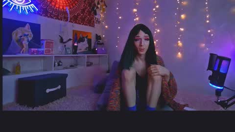 Snapshot of whoalexxa chatting on 11.08.25 Alexa online show from 11.08.25