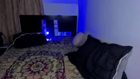 whos_he online show from 03.23.26