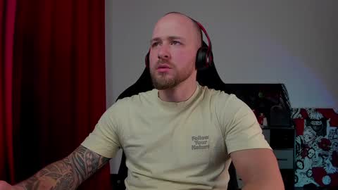 Snapshot of why_you_so_serious chatting on 01.09.25 VI online show from 01.09.25