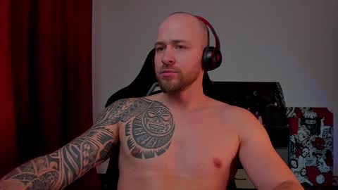 Snapshot of why_you_so_serious chatting on 01.19.25 VI online show from 01.19.25