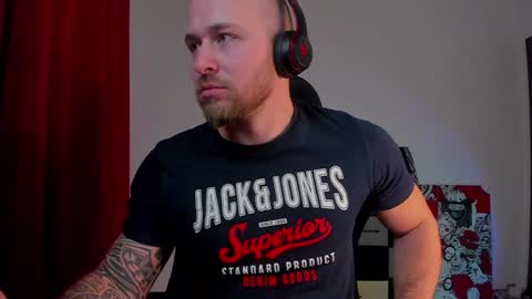 Snapshot of why_you_so_serious chatting on 01.22.25 VI online show from 01.22.25