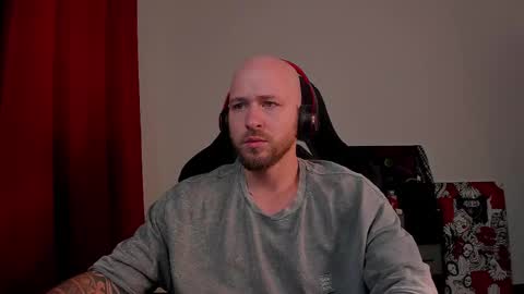 Snapshot of why_you_so_serious chatting on 03.08.25 VI online show from 03.08.25