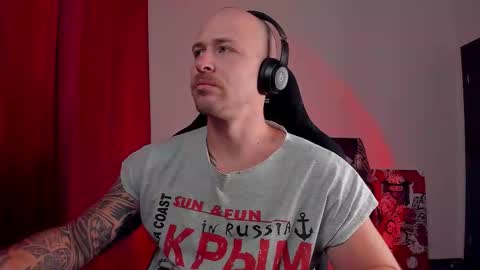 Snapshot of why_you_so_serious chatting on 10.03.25 VI online show from 10.03.25