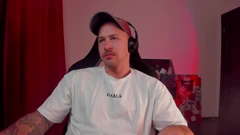 Snapshot of why_you_so_serious chatting on 10.24.25 VI online show from 10.24.25