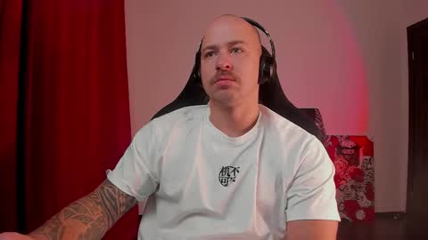 Snapshot of why_you_so_serious chatting on 10.25.25 VI online show from 10.25.25