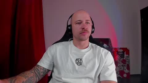 Snapshot of why_you_so_serious chatting on 11.03.25 VI online show from 11.03.25