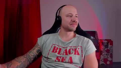 Snapshot of why_you_so_serious chatting on 11.05.25 VI online show from 11.05.25