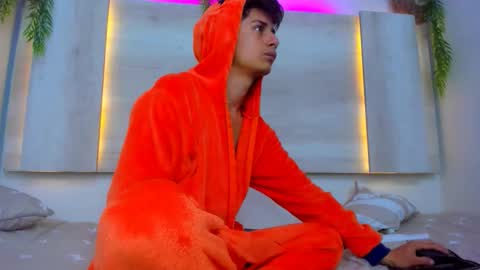 Snapshot of wickedboy_twink chatting on 11.02.25 JAISON online show from 11.02.25