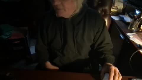 Snapshot of wickedcockstevie chatting on 11.19.25 stevie online show from 11.19.25