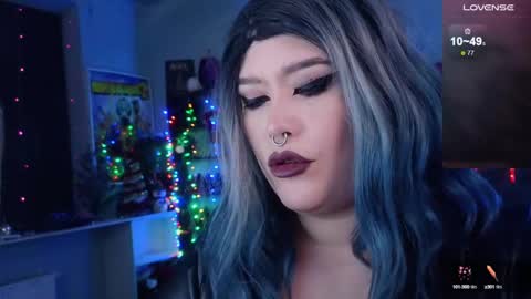 Snapshot of wickedxqueen chatting on 12.18.24 Laura online show from 12.18.24