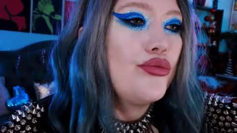 Snapshot of wickedxqueen chatting on 12.29.24 Laura online show from 12.29.24